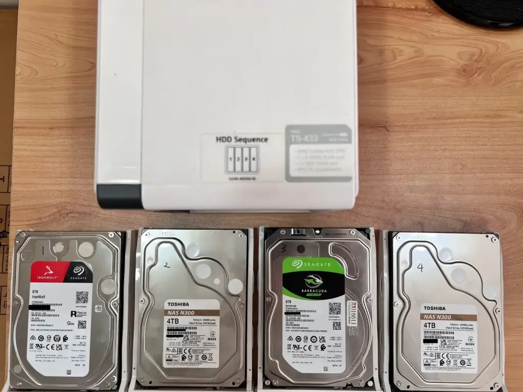 現場送件檢測王先生的NAS和4顆硬碟